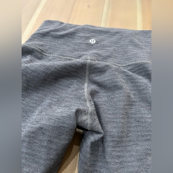 Lululemon legging- knit material - Picture 5 of 7